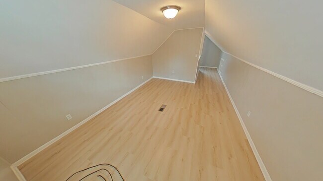 Building Photo - "3-Bed Haven with Granite Touches in St. Clair Shores – Perfect for Cozy Living!"