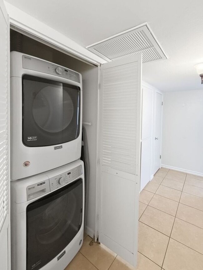 Building Photo - Townhome in the heart of Tempe!