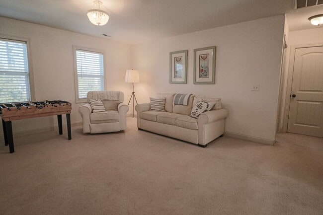 Building Photo - Spacious 4 Bedroom, Pet Friendly with Fenced In Backyard, Mimosa Bay Community Amenities