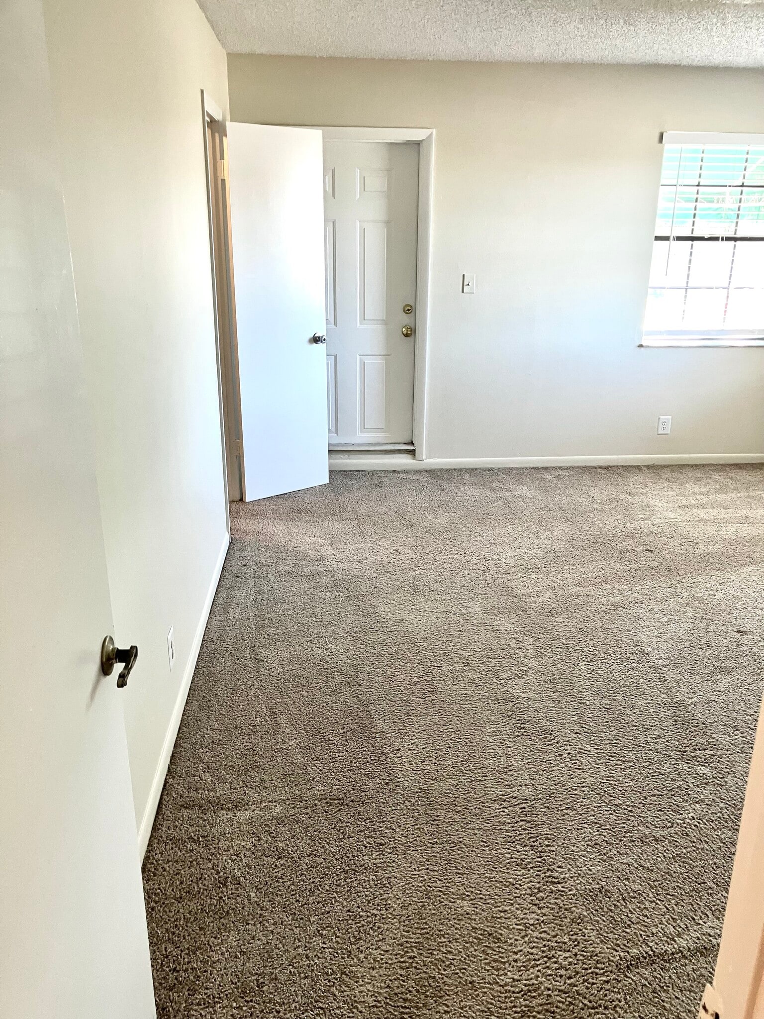 Building Photo - 813 NE 22nd Dr