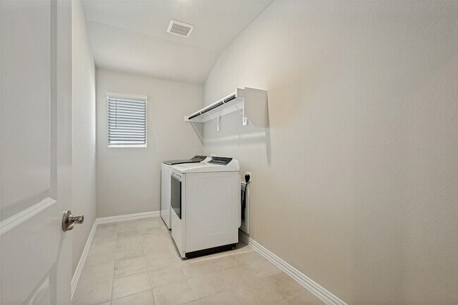 Building Photo - 3409 Copperwood Dr