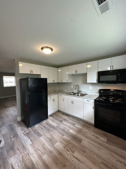 Primary Photo - Garland Court Apartments