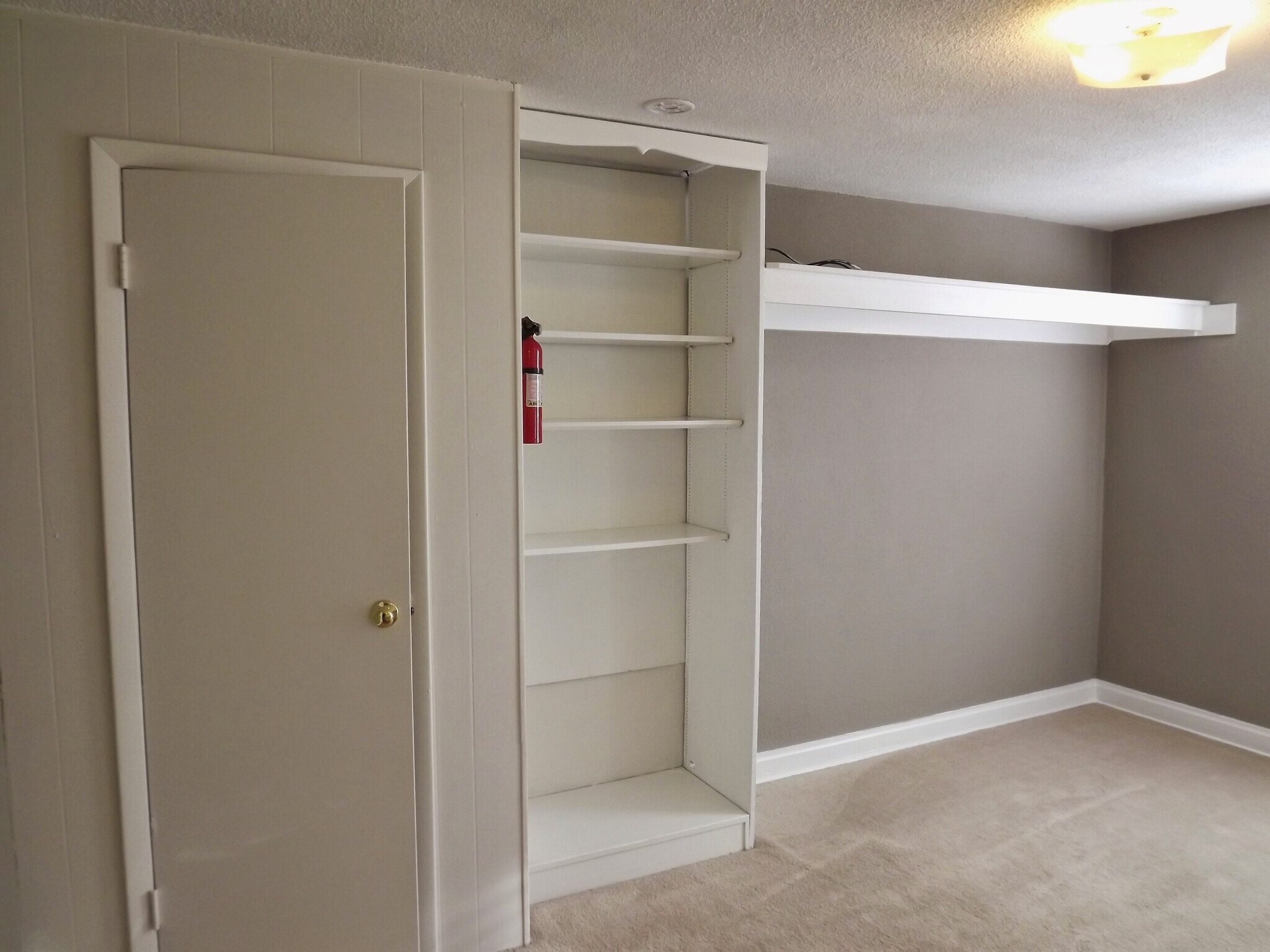 Building Photo - 115 N Park St