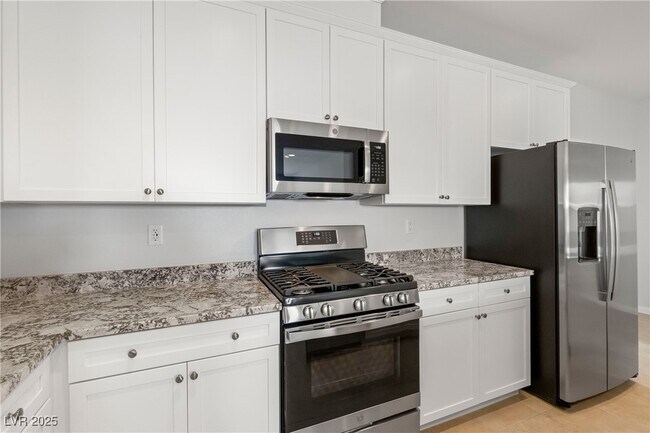 Building Photo - 5704 Steinbeck Vly St