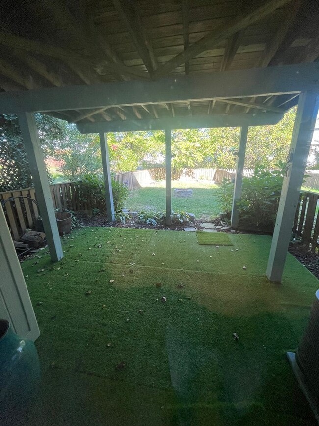 Building Photo - Available Now! Updated townhome in Havre D...