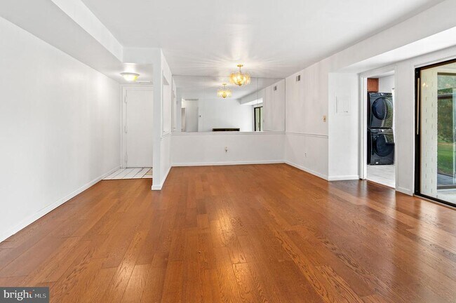 Building Photo - 5482 Cedar Ln