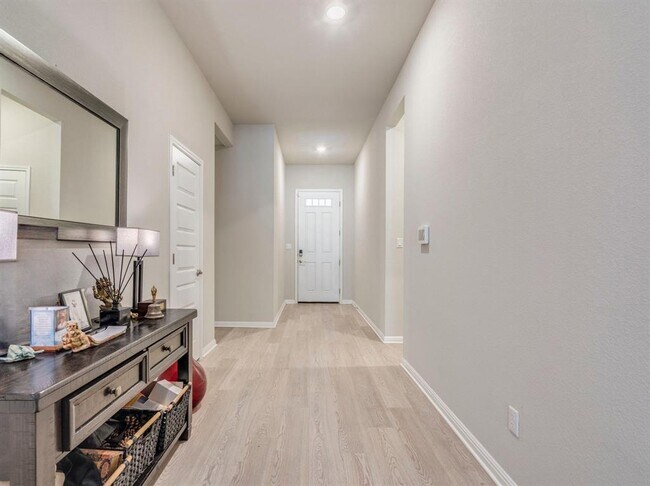 Building Photo - 261 Cathedral Mountain Dr