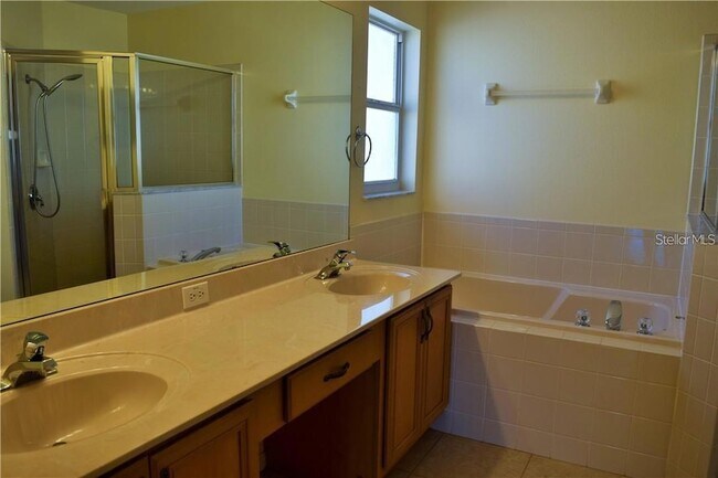Building Photo - 29530 Waggle Dr
