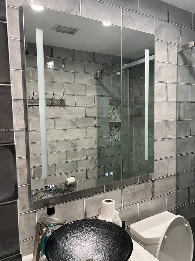 Building Photo - 2713 Sherman St