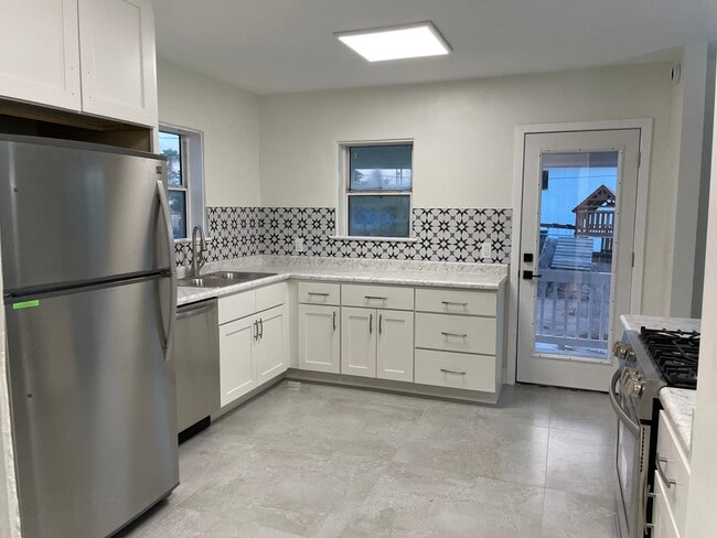 Building Photo - 4634 Bonds Ct