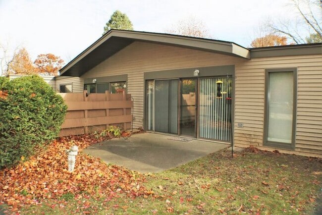 Building Photo - $1,300 | 2 Bedroom, 1 Bathroom House | Pet Friendly* | Available for an July 1st, 2026 Move In!