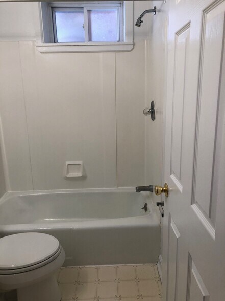 Building Photo - 3024 Saint Paul St