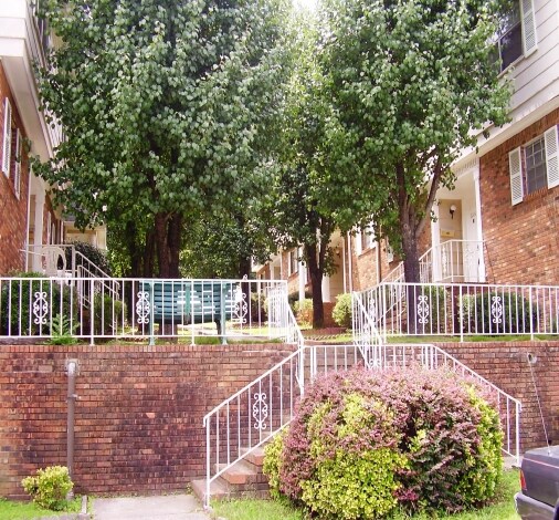 Building Photo - Chapel Hill Apartments