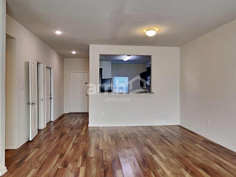 Building Photo - 12318 Commander Dr