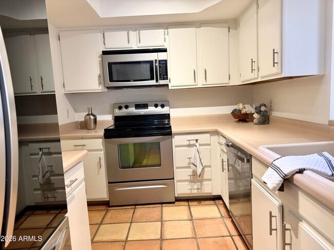 Building Photo - 5631 N 79th St