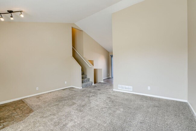 Building Photo - Charming Multi-Level Near Parks and Lakes!!
