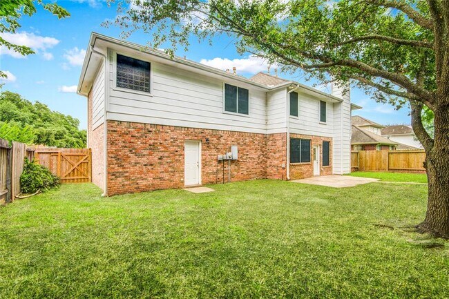 Building Photo - 1810 Oakleaf Cir