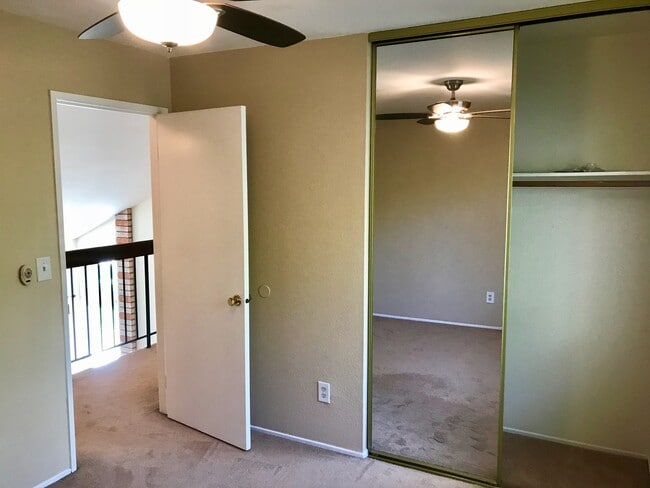 Building Photo - SOLAR POWERED 3 Bedroom 2 bath with large ...