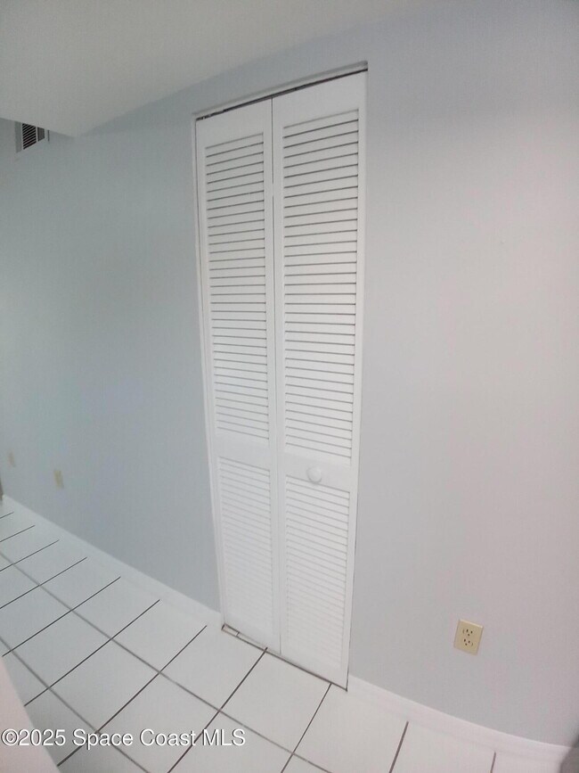 Building Photo - 183 Ulster Ln