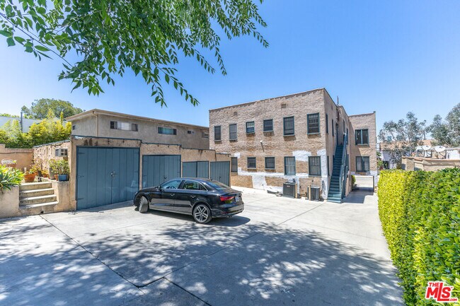 Building Photo - 650 Maltman Ave