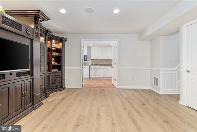 Building Photo - 15043 Gaines Mill Cir