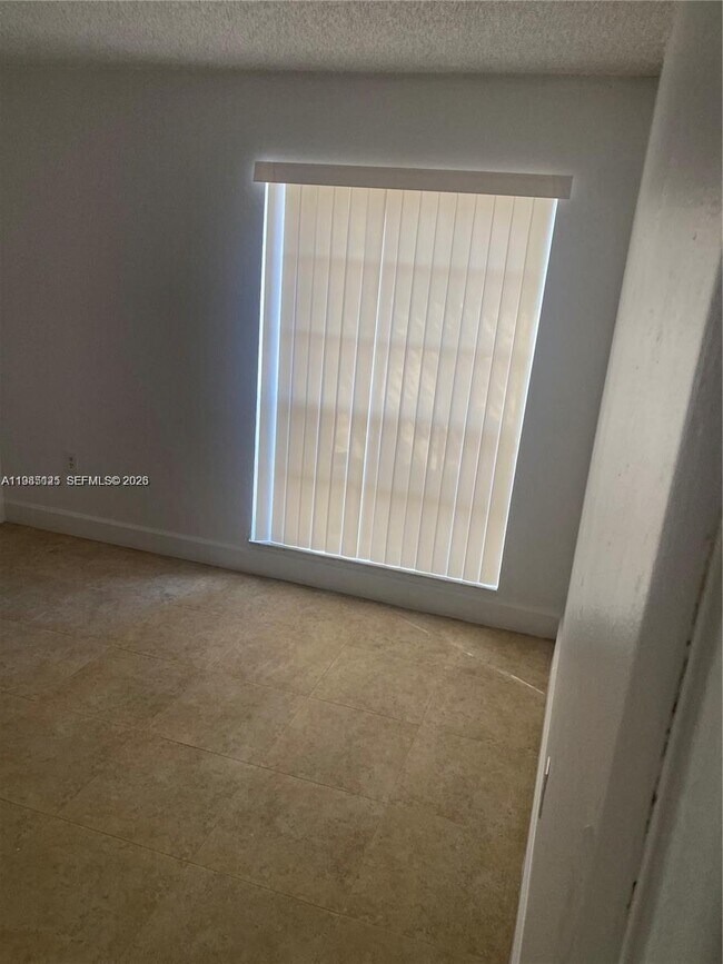 Building Photo - 7201 Miami Lakes Dr