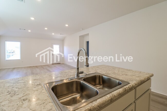 Building Photo - 33 Sourdough Crk Ln