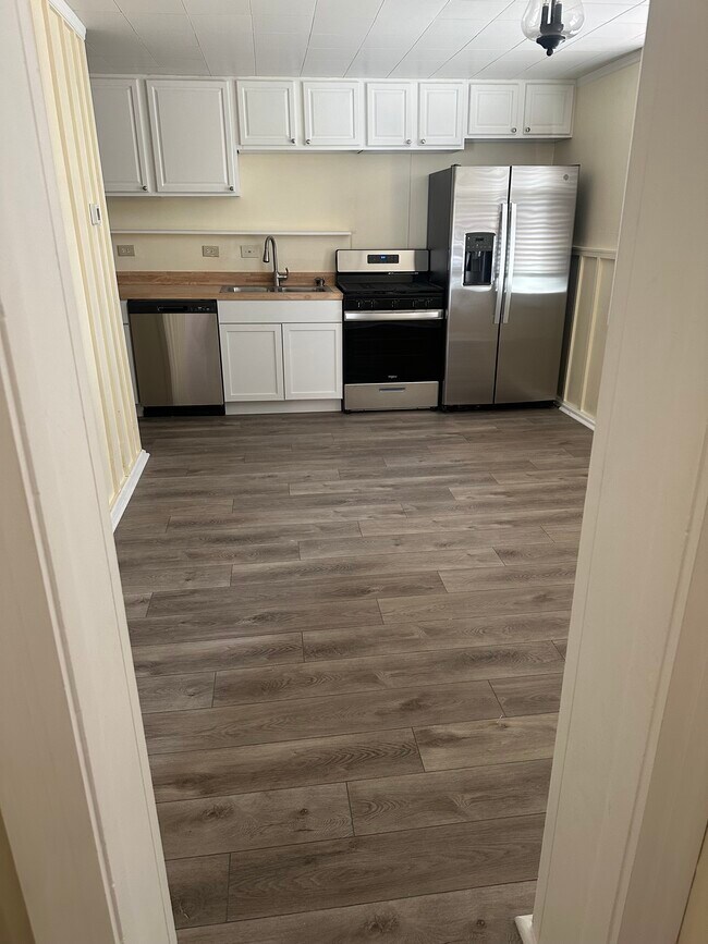 Building Photo - 534 S Pearl St