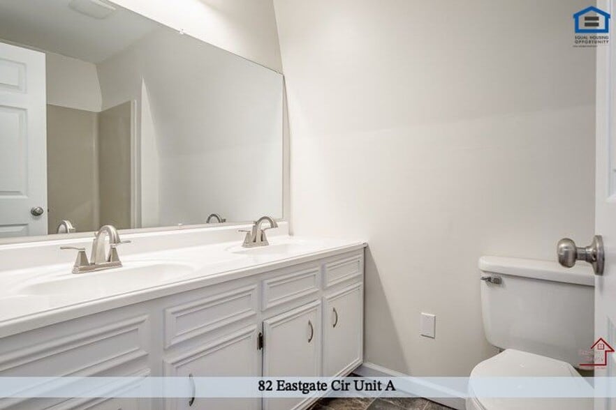 Building Photo - 82 Eastgate Cir