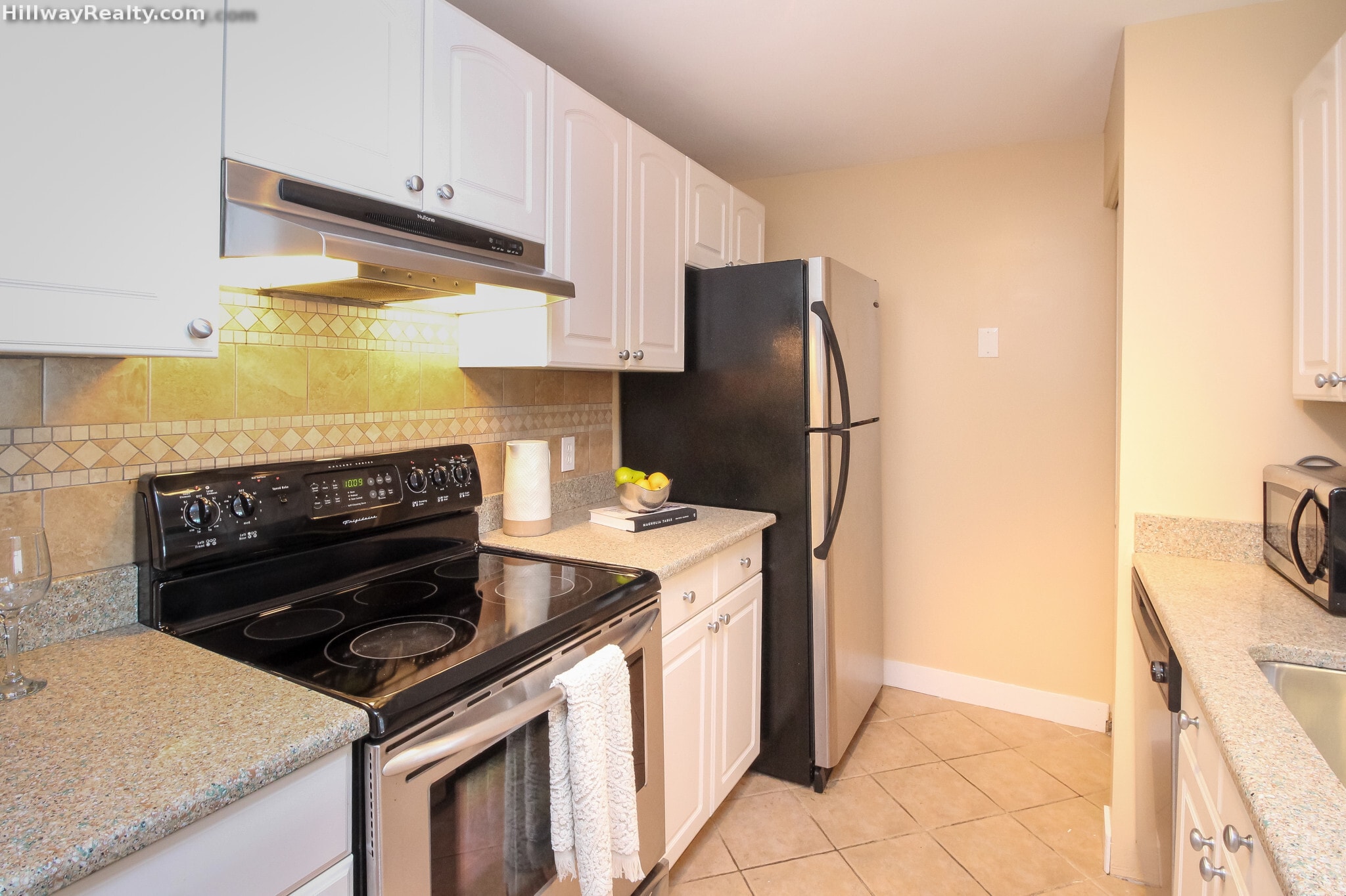 Building Photo - 161 West 6th St. Unit C