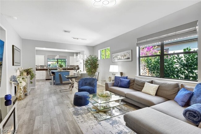 Building Photo - 10908 Clarendon St