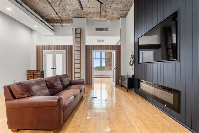 Building Photo - 156 Porter St