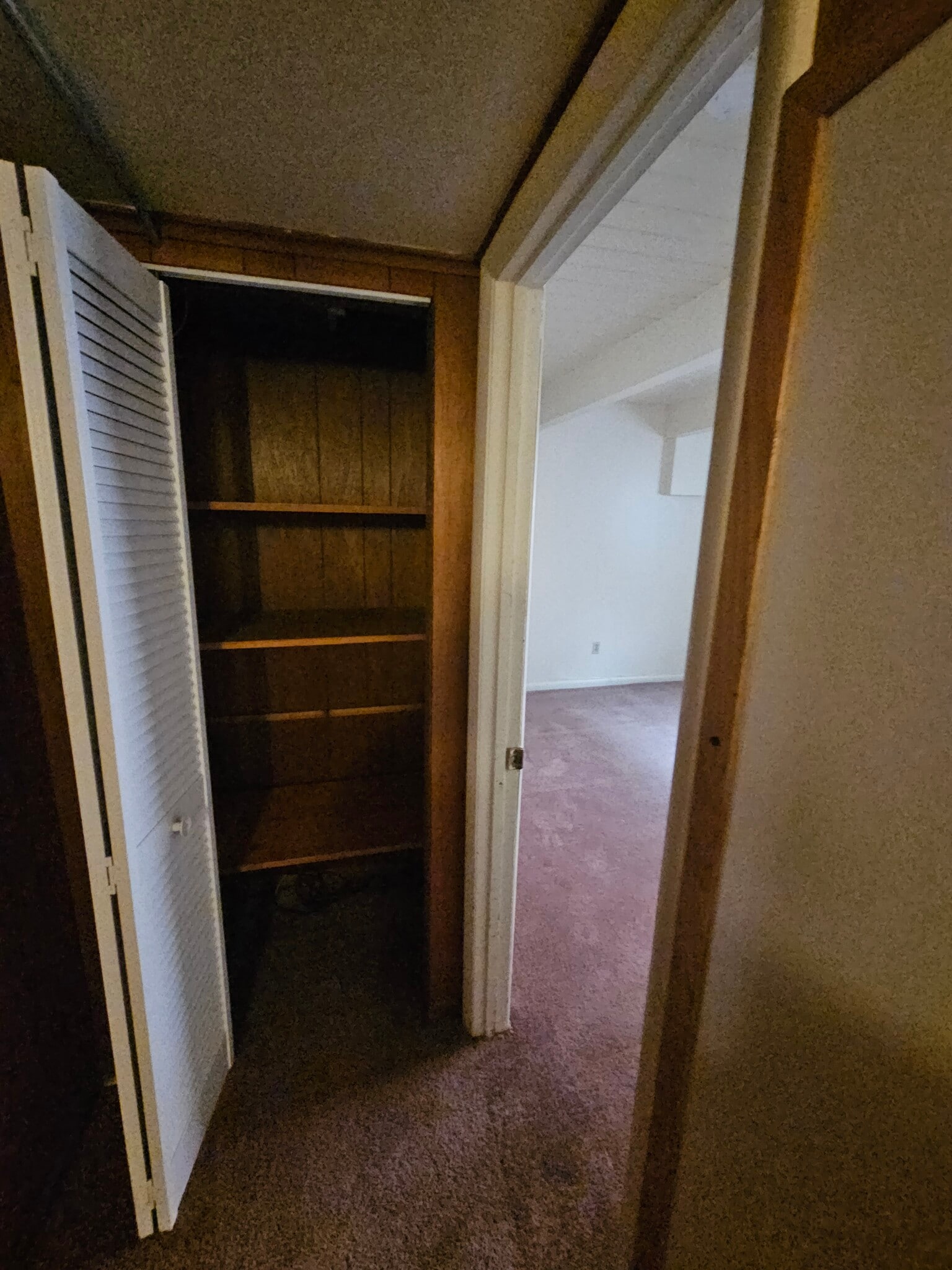 Building Photo - 2752 University Ave