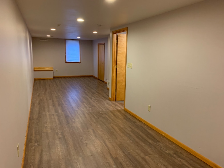 Building Photo - 225 Teeters Ct