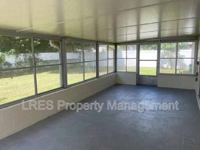 Building Photo - 7116 Nathan Ct