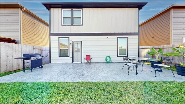 Building Photo - 14526 Chasing Bend Dr