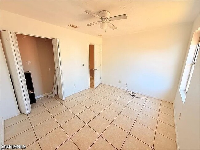 Building Photo - 419 NE 16th Pl