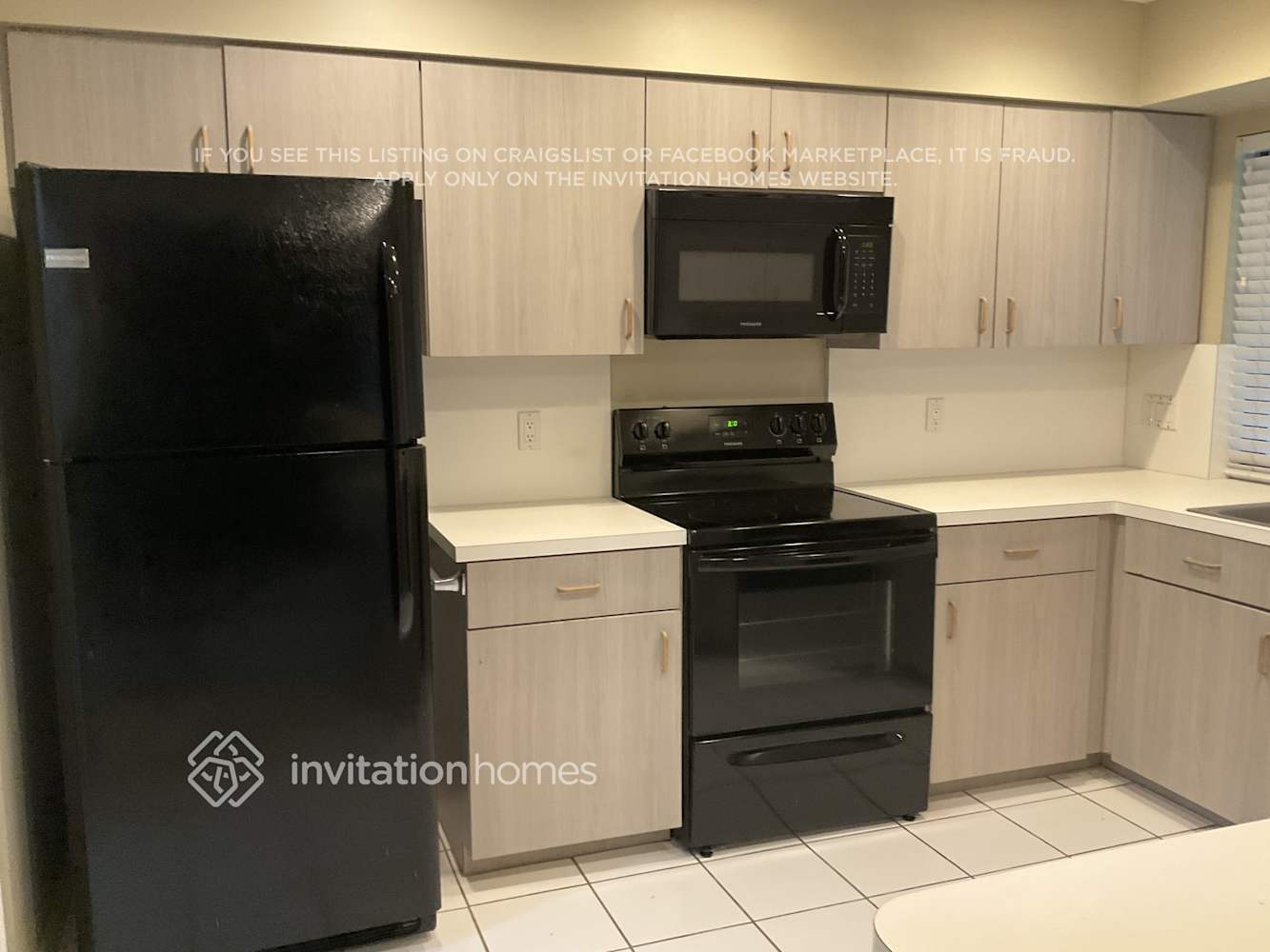 Building Photo - 13427 Kingsbury Dr