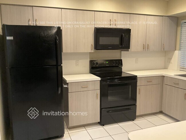 Building Photo - 13427 Kingsbury Dr