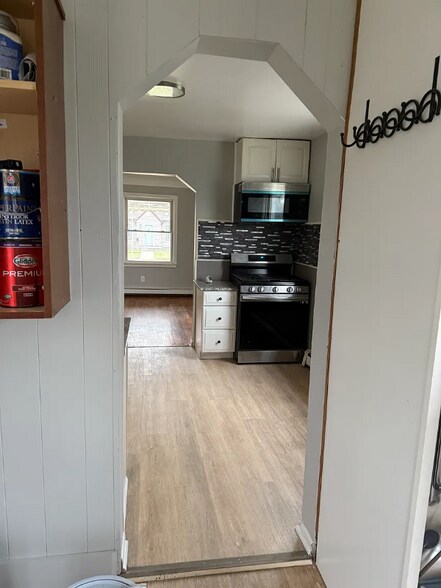 Building Photo - 28243 Schram St