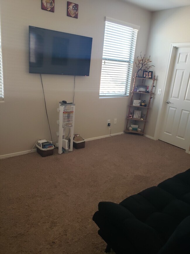 Building Photo - Gorgeous 4 Bed 3 Bath home in Anthem