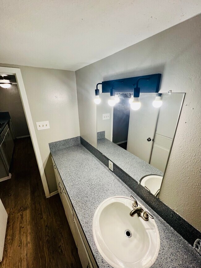 Spanish Oaks Apartments 1201 E Sinton St Sinton TX 78387 Apartment