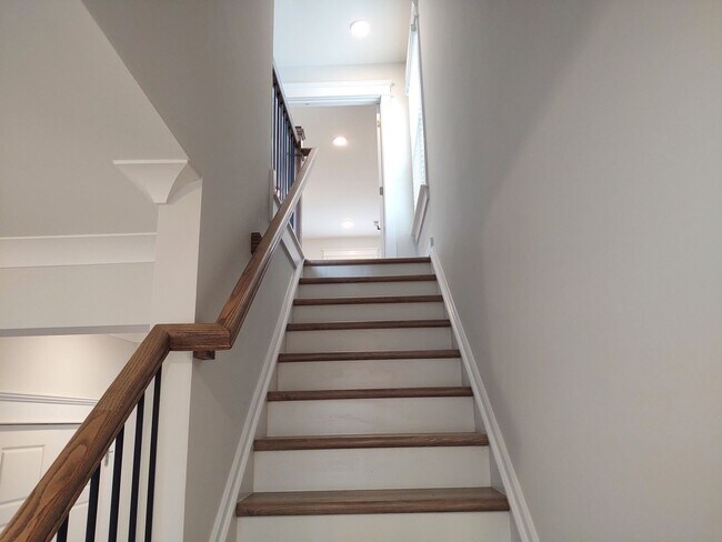 Building Photo - Beautiful Home located in the McKee Grove ...