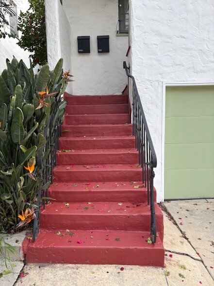Stairs leading to Porch - 1722 Redcliff St