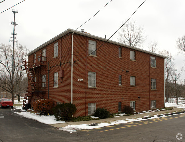 Building Photo - 8963 Brecksville Rd