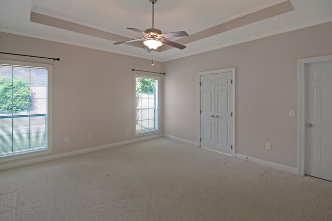 Building Photo - 345 Avonlea Ln