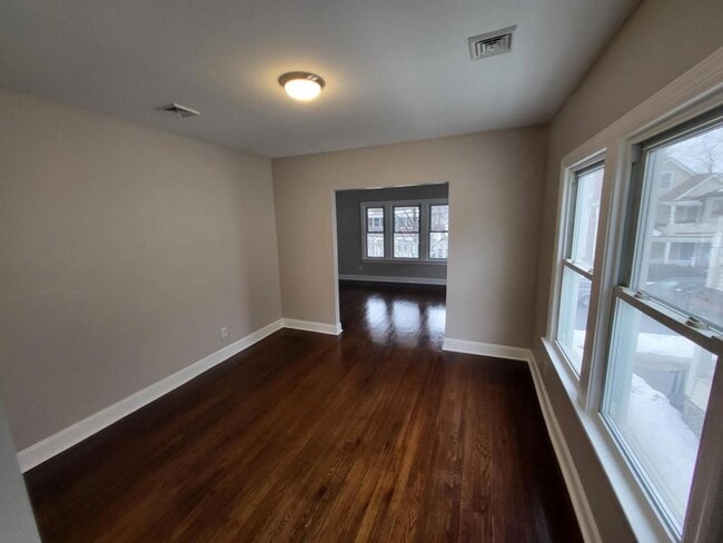 Building Photo - 137 Peck Ave