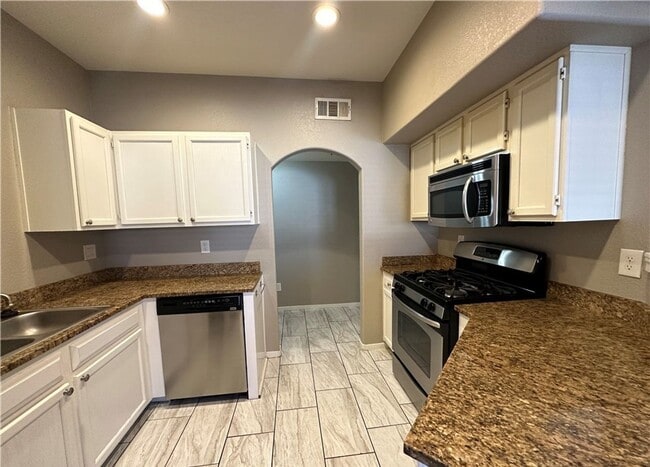 Building Photo - 6480 Annie Oakley Dr