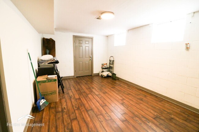 Building Photo - 605 Ratone Ln