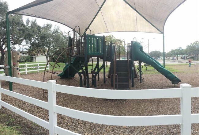 Building Photo - 40 Chestnut Cir